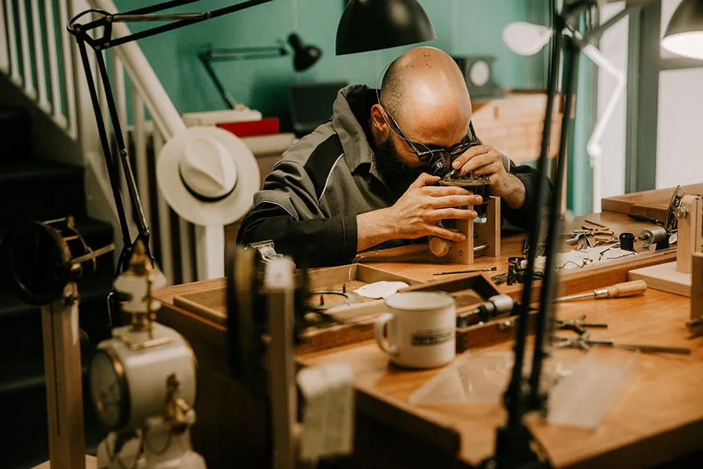 Démontage pour devis pendule cartel en panne