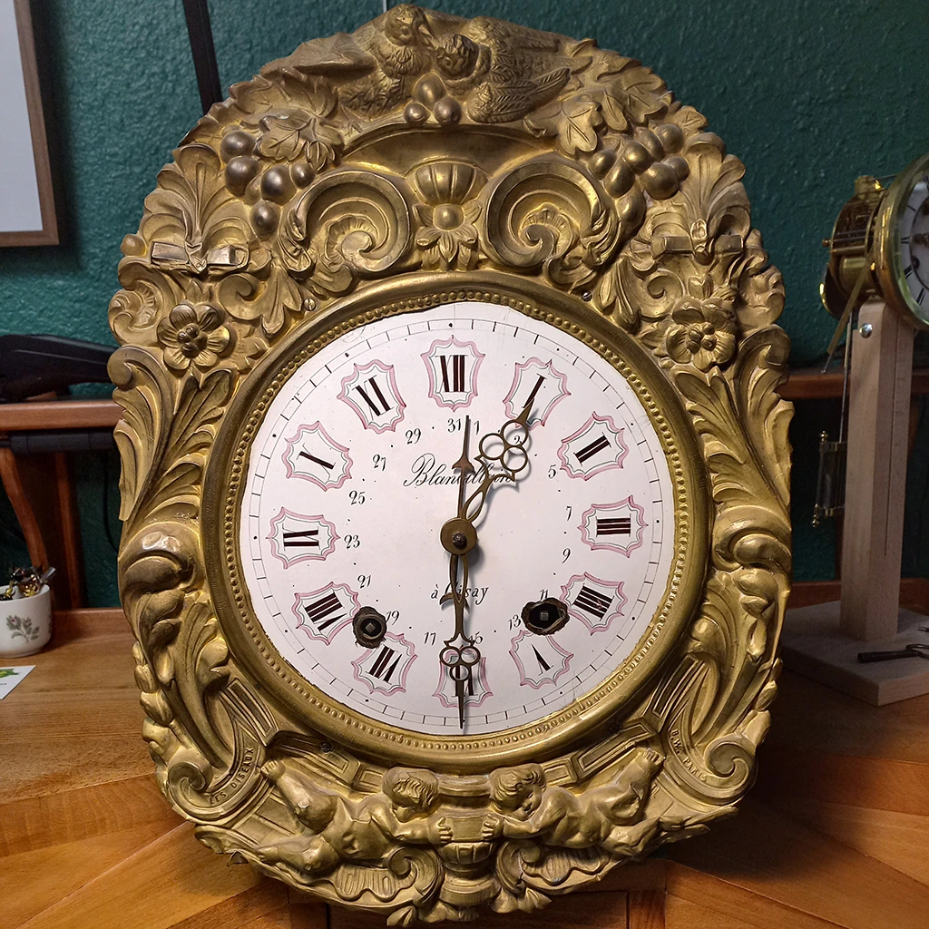 Horloger Lyon réparateur Horloge Comtoise quantieme angelo oiseau