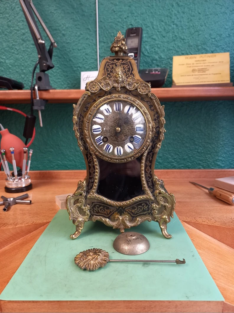 Horloger Lyon réparation copie cartel applique pendule