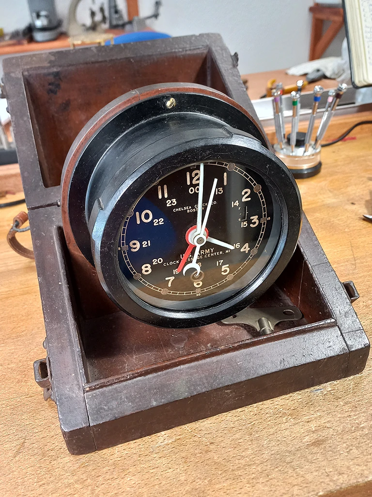 Horloger réparateur Lyon réparation Pendule de l'armée Americaine de marque Chelsea