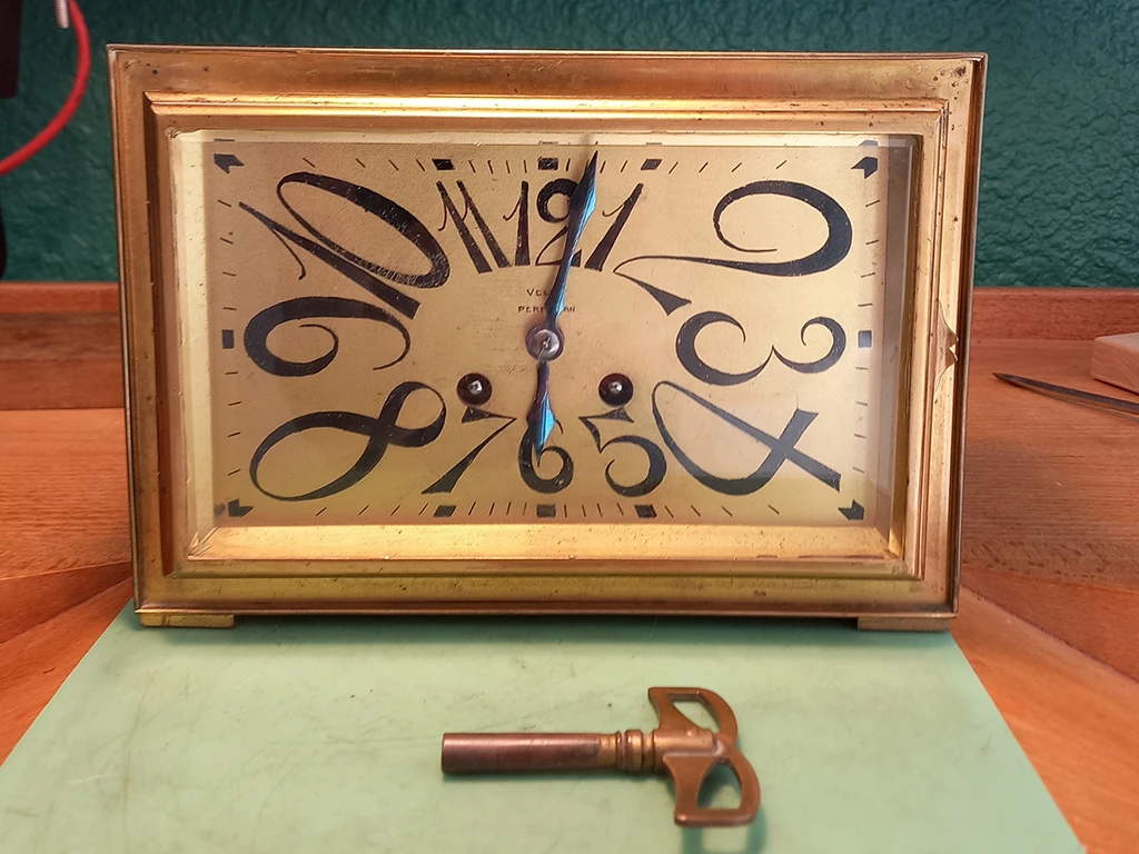 Horloger réparateur Lyon réparation Pendule de table style art déco équipé d'un mouvement de Paris