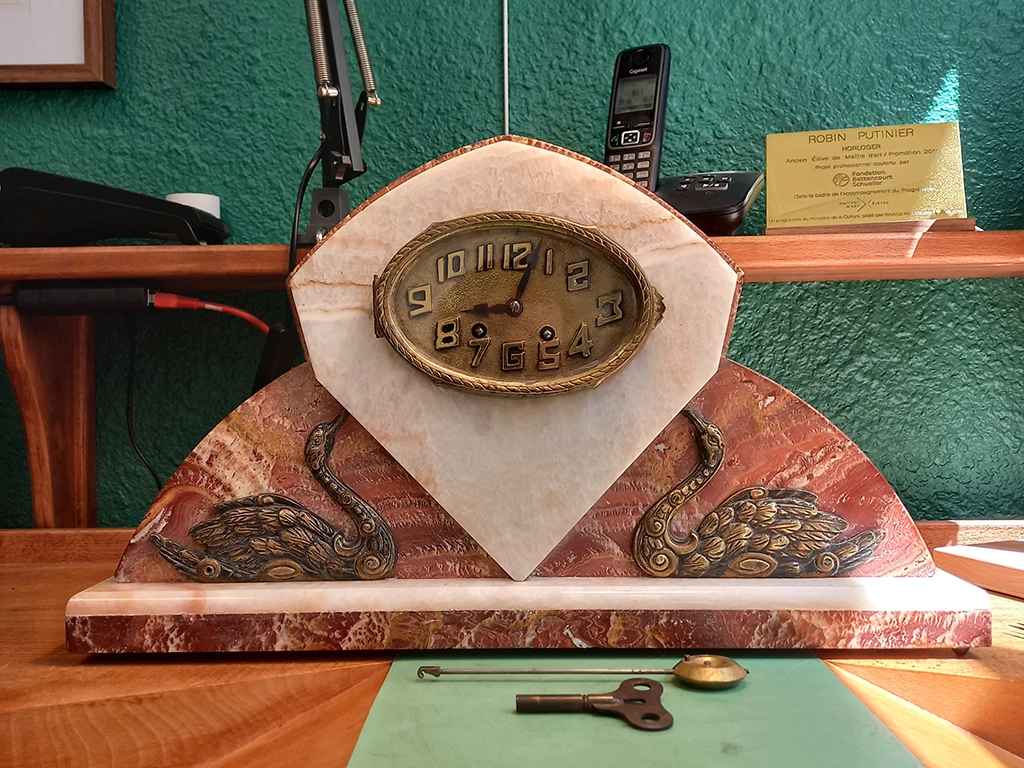 Horloger réparateur Lyon réparation Pendule en marbre art déco