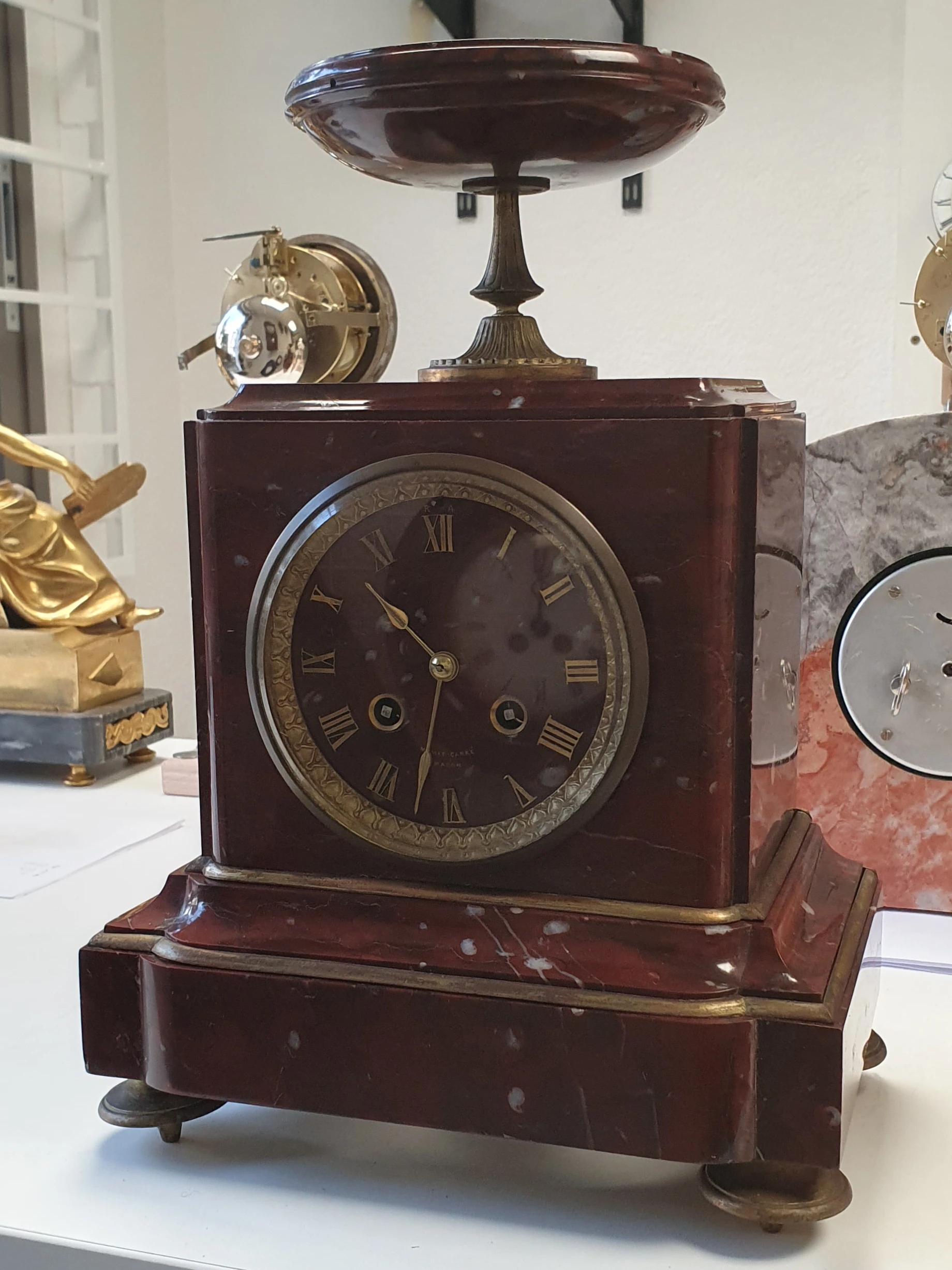 Horloger reparation Lyon pendule de cheminée en marbre et coupelle