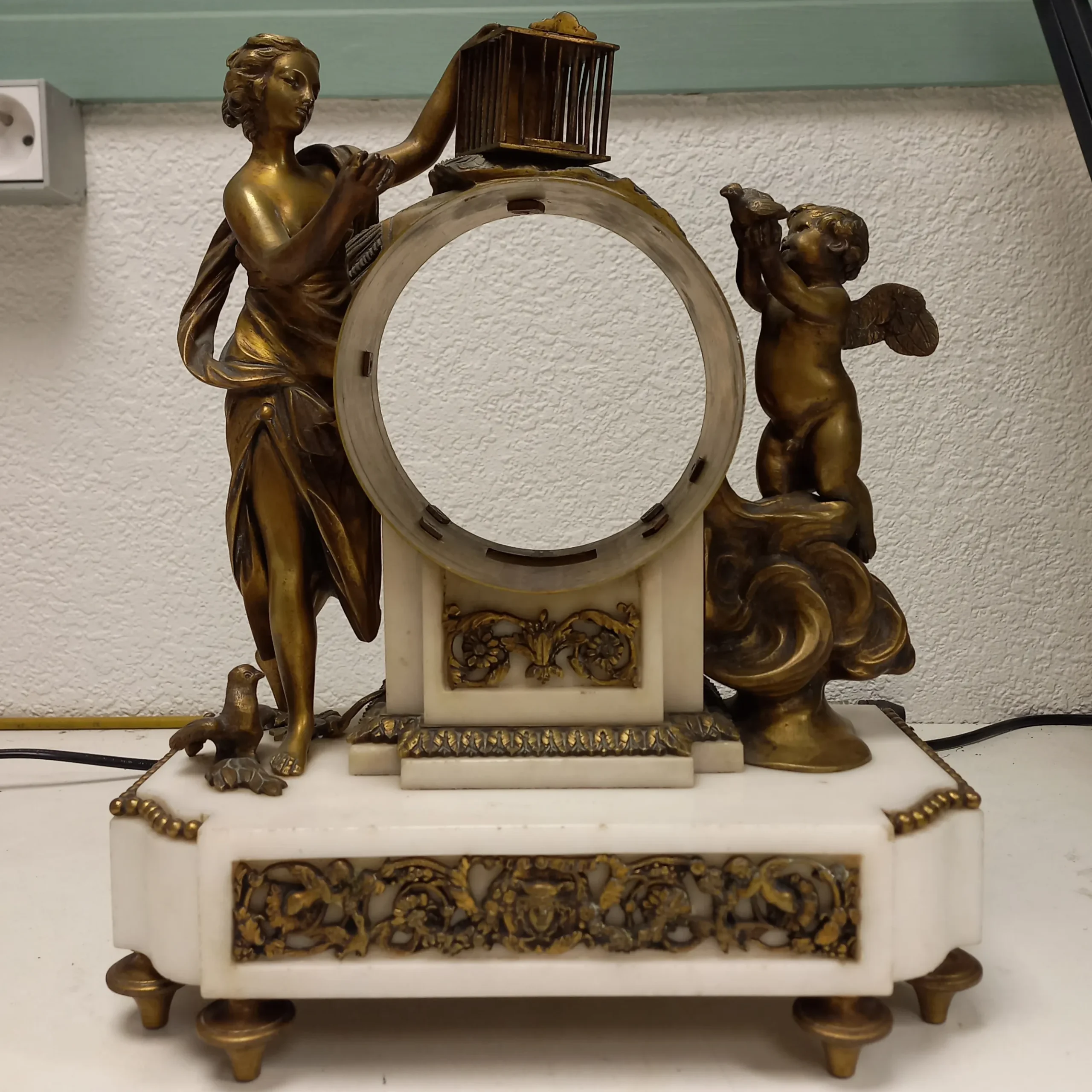 Horlogers Lyonnais Horloger Lyon réparation pendule état initial sans mécanisme